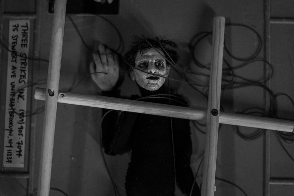 MKULTRA - Flies In My Bedroom (MUSIC VIDEO) — view 11